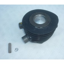 MOTOROVÝ VÁLEC S PÍSTNÍ SADOU - TYP 125/351 + 125B  (PO PROFI VYBROUŠENÍ A LAKOVÁNÍ ŽEBER -- TŘETÍ VÝBRUS